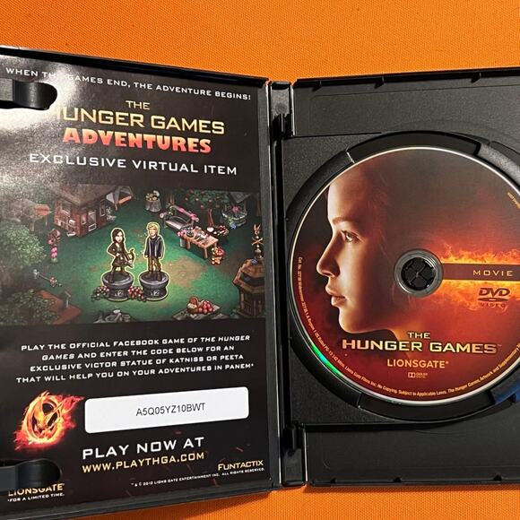 The Hunger Games - Featuring Jennifer Lawrence - DVD - Tested - Picture 3 of 4